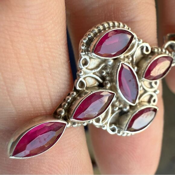 VINTAGE STERLING SILVER & RUBY MARQUISE PENDANT ✨ - Picture 11 of 17